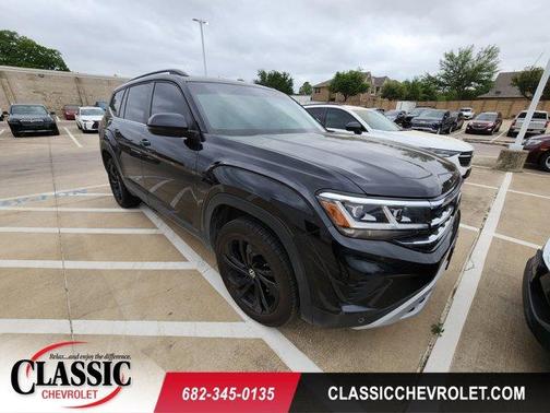 Deep Black Pearl Effect 2022 Volkswagen Atlas 3.6L SE w/Technology