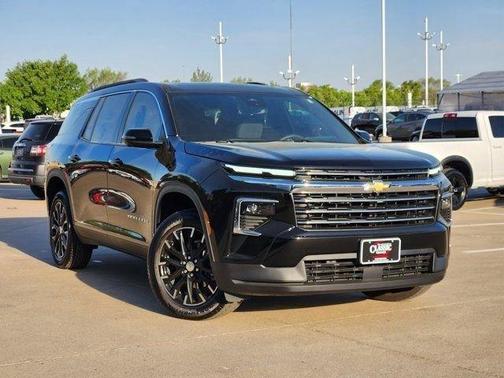 Mosaic Black Metallic 2025 Chevrolet Traverse LT