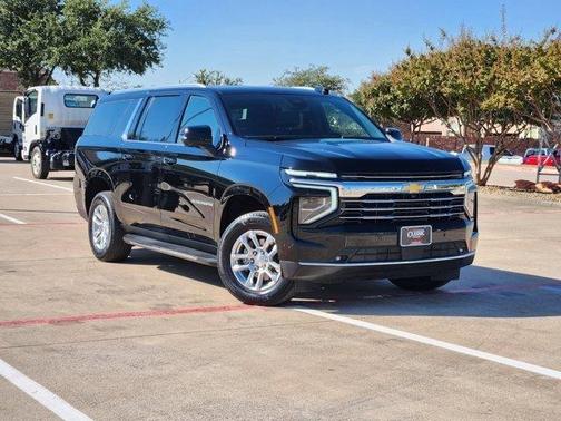 2025 Chevrolet Suburban LT
