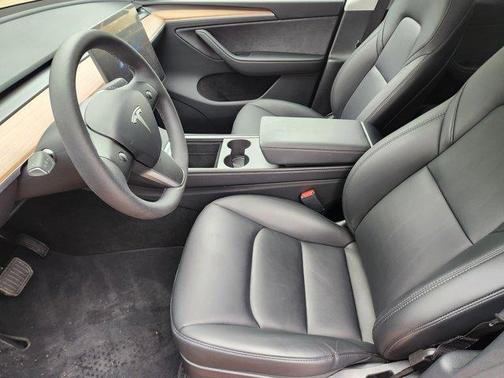 2025 Tesla Model Y Long Range