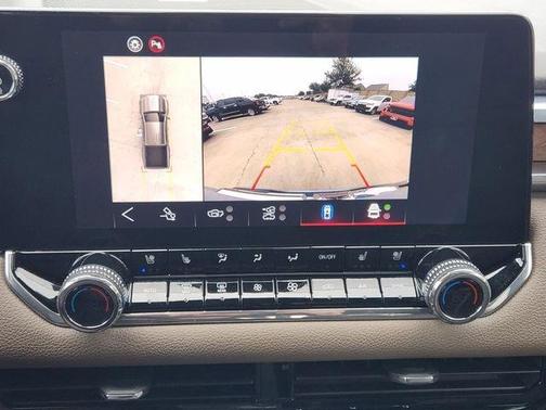 Glacier Metallic 2025 GMC Canyon Denali