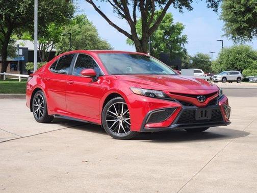 2022 Toyota Camry SE