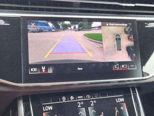 2022 Audi Q8 55 Premium Plus