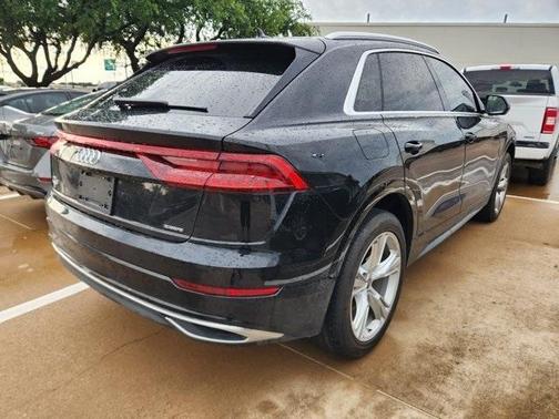 2022 Audi Q8 55 Premium Plus