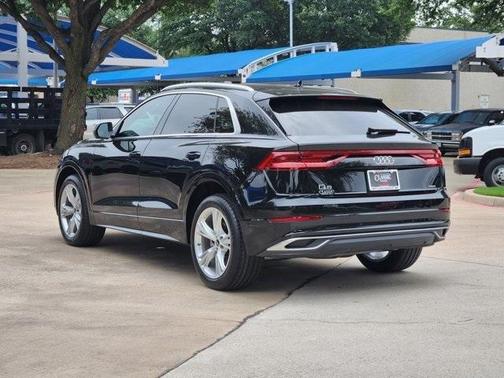 2022 Audi Q8 55 Premium Plus