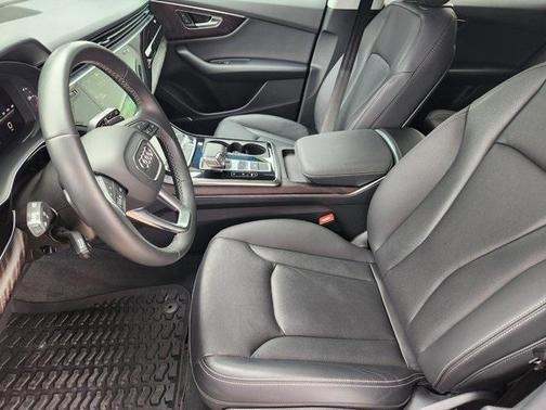2022 Audi Q8 55 Premium Plus