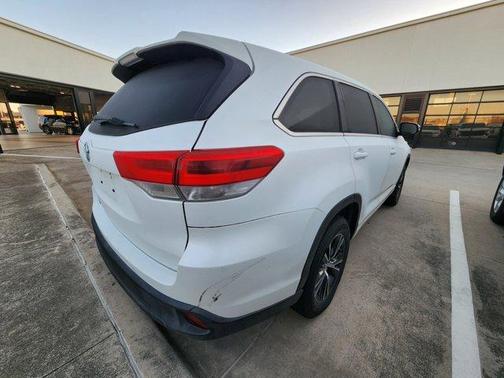 2018 Toyota Highlander LE