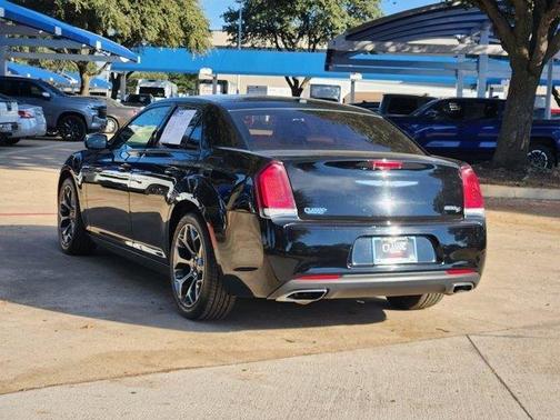 2016 Chrysler 300 S