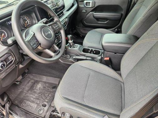 2024 Jeep Gladiator Nighthawk