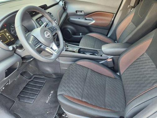 2024 Nissan Kicks SR