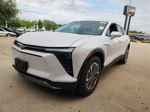 Iridescent Pearl Tricoat 2024 Chevrolet Blazer EV LT