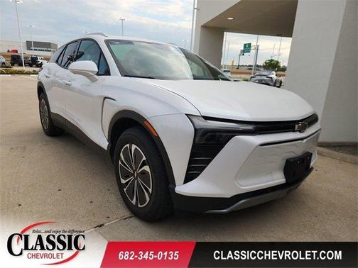 Iridescent Pearl Tricoat 2024 Chevrolet Blazer EV LT
