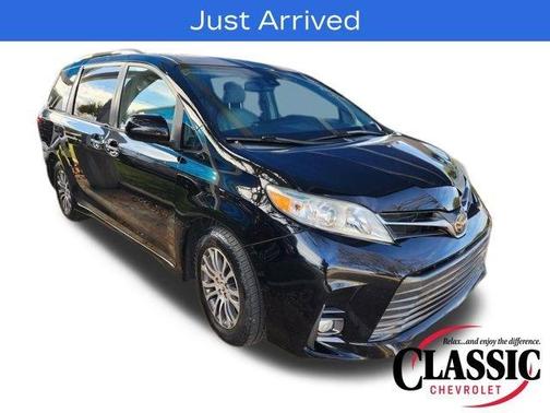2019 Toyota Sienna XLE