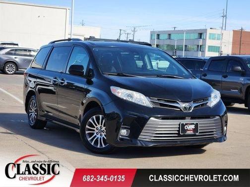 2019 Toyota Sienna XLE