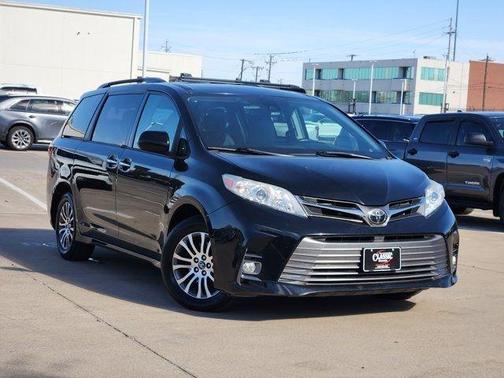 2019 Toyota Sienna XLE