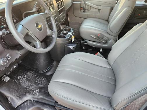 2025 Chevrolet Express 3500 Work Van