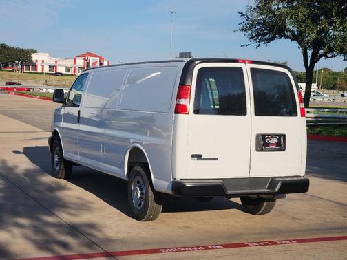2025 Chevrolet Express 3500 Work Van