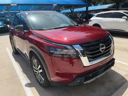 2022 Nissan Pathfinder Platinum