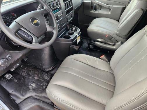 2025 Chevrolet Express 2500 Work Van