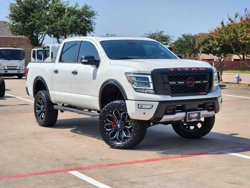 2024 Nissan Titan PRO-4X
