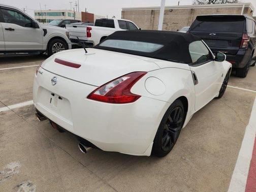2018 Nissan 370Z Base