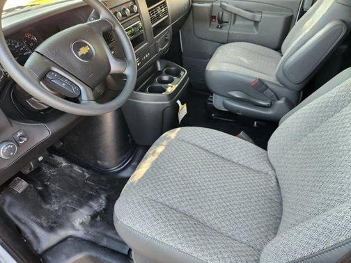 2025 Chevrolet Express 3500 Work Van