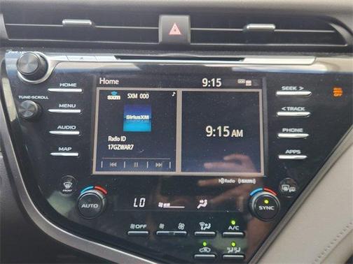 Super White 2020 Toyota Camry Hybrid SE