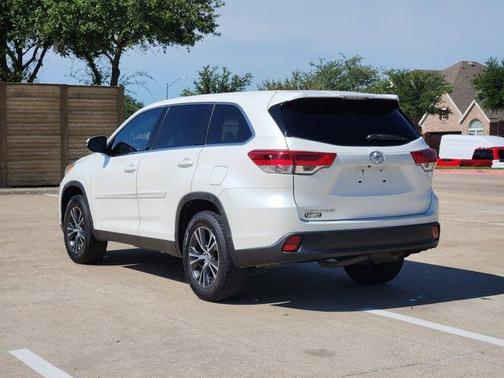 2019 Toyota Highlander LE