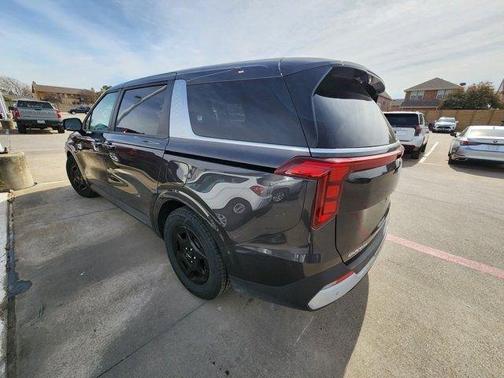 2025 Kia Carnival LXS