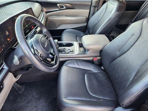 2025 Kia Carnival LXS