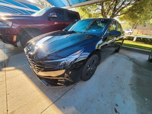 Phantom Black 2023 Hyundai ELANTRA SEL