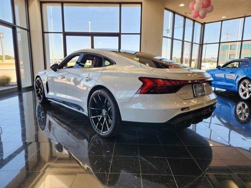 2022 Audi e-tron GT Premium Plus