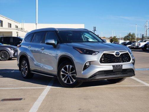 2024 Toyota Highlander XLE