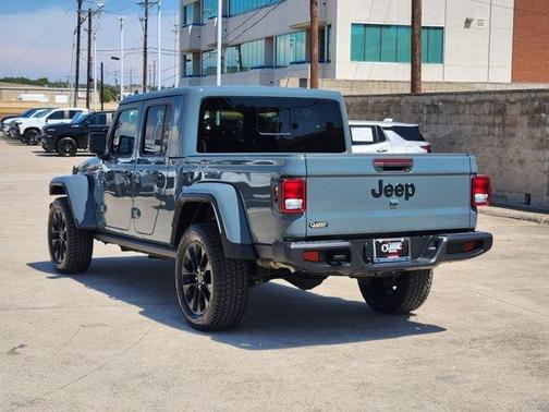 Anvil Clearcoat 2024 Jeep Gladiator Sport