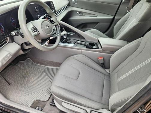 2021 Hyundai ELANTRA SE
