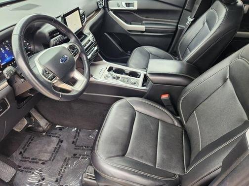 Silver Metallic 2023 Ford Explorer Limited