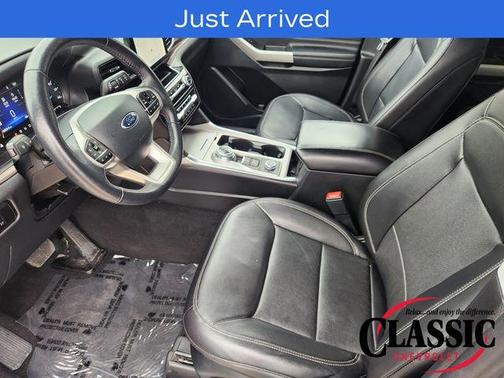 Silver Metallic 2023 Ford Explorer Limited