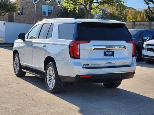 2022 GMC Yukon SLT