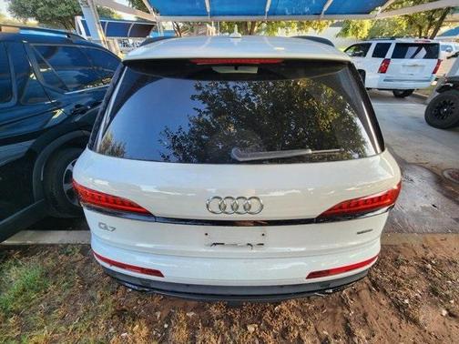 2023 Audi Q7 45 Premium Plus