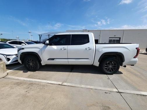 2022 Toyota Tundra Platinum