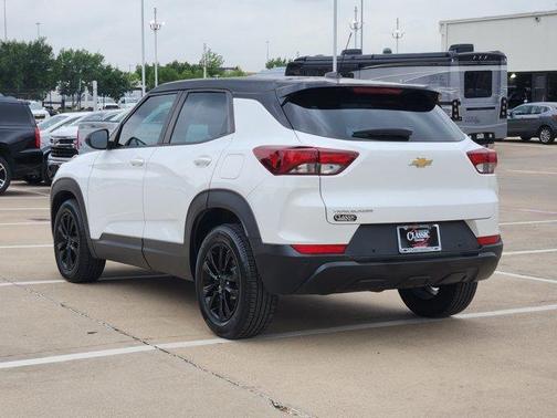Summit White 2021 Chevrolet Trailblazer LS