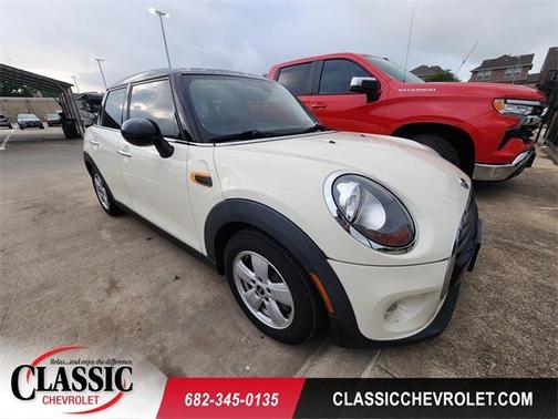 Pepper White 2016 MINI Hardtop Cooper