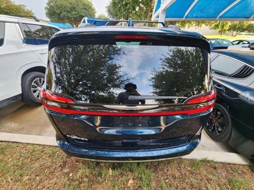 2022 Chrysler Pacifica Touring-L