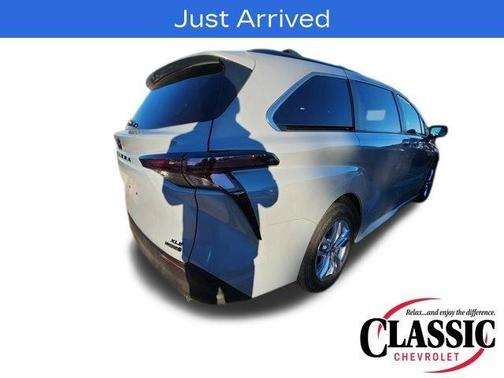 2023 Toyota Sienna Woodland Edition