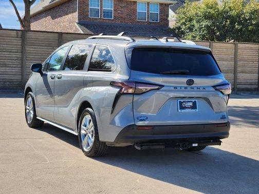 2023 Toyota Sienna Woodland Edition