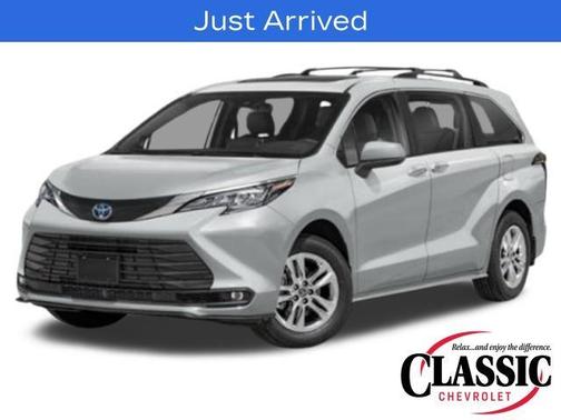 2023 Toyota Sienna Woodland Edition