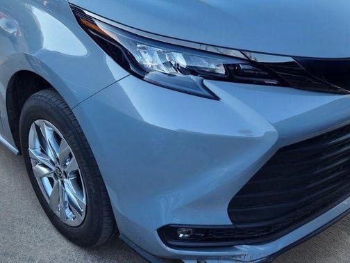 2023 Toyota Sienna Woodland Edition