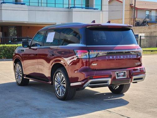 2025 INFINITI QX80 Luxe