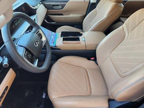 2025 INFINITI QX80 Luxe