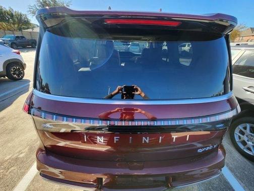 2025 INFINITI QX80 Luxe